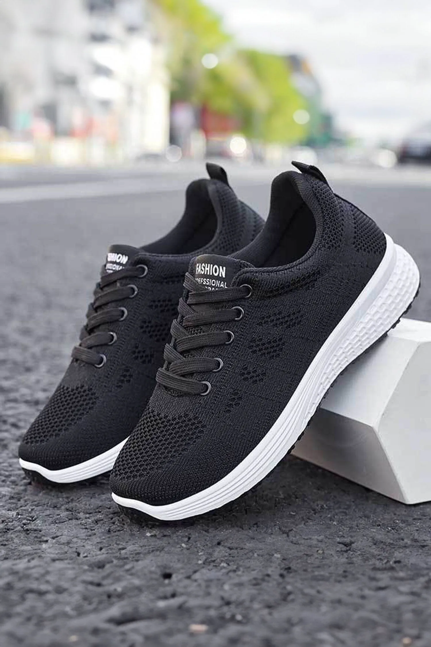 Women's Breathable Mesh Lace-Up Sneakers