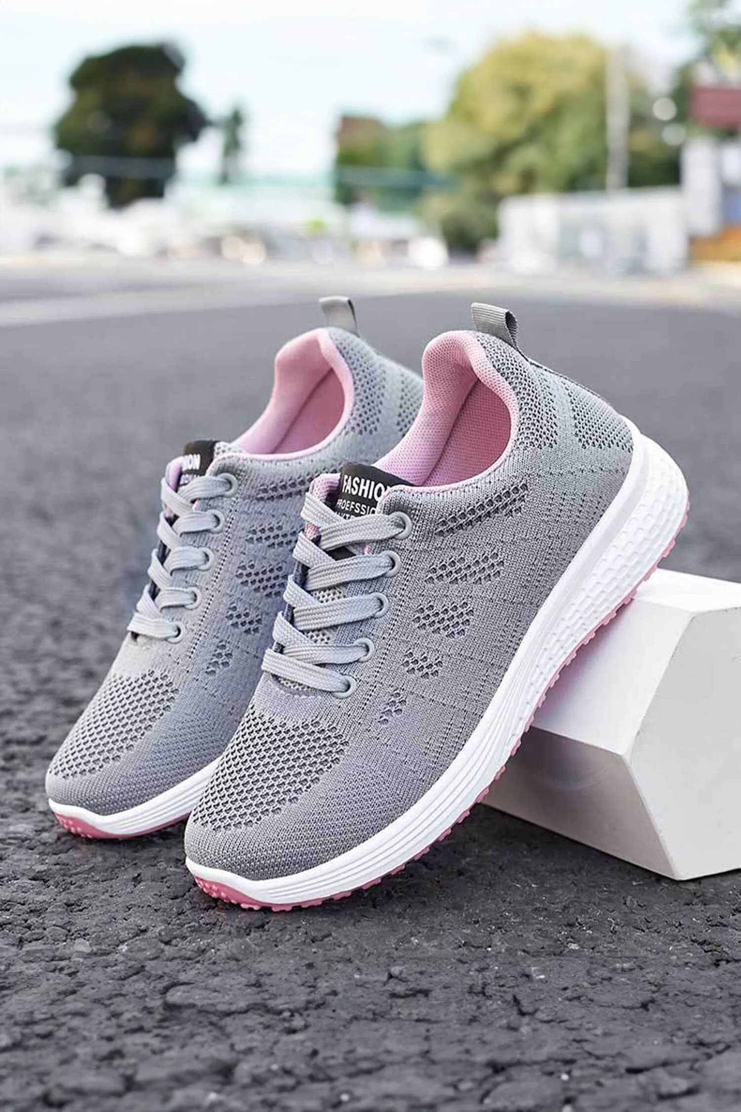 Women's Breathable Mesh Lace-Up Sneakers